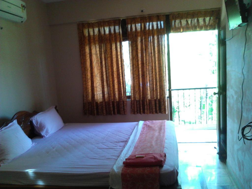 Menezes House Hotel Panaji Room photo